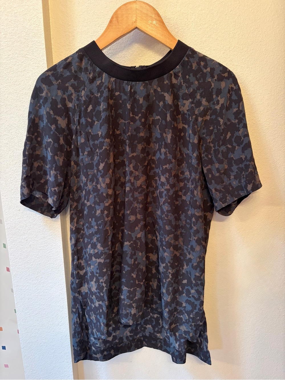 Madewell Raglan Leopard Print Silk Short Sleeve Zipper Top